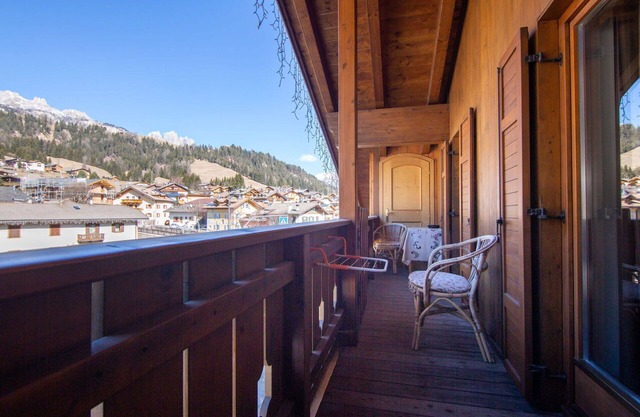 Cosy apartment for 23 guests with WIFI, TV and balcony