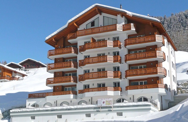 Cosy apartment for 4 guests with hot tub, WIFI, TV and balcony