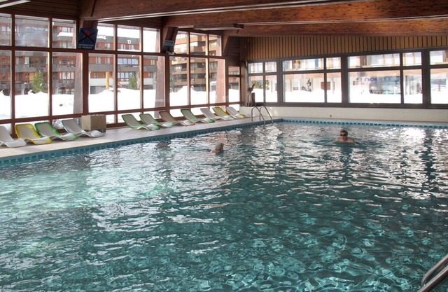 Cosy apartment for 4 people with WIFI, pool, TV, balcony and parking