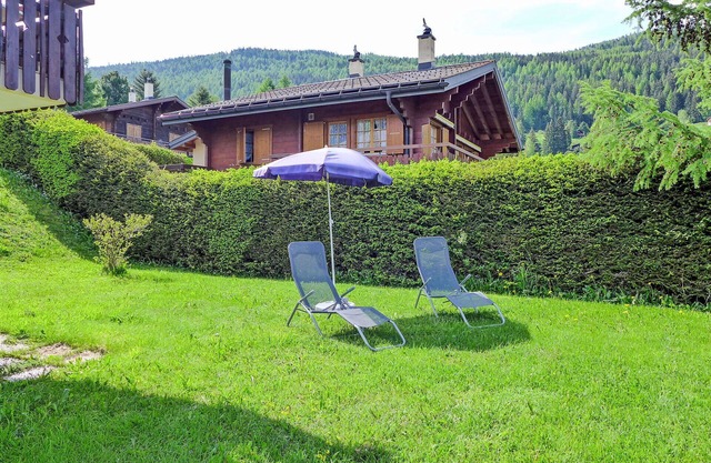 Cosy apartment for 5 guests with WIFI, TV, patio, pets allowed, panoramic view and parking