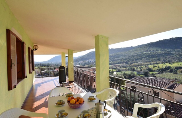 Cosy apartment for 5 guests with WIFI, TV, balcony and panoramic view