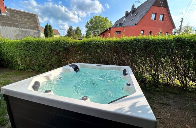 Cosy apartment for 6 people with hot tub, WIFI, TV, patio and pets allowed