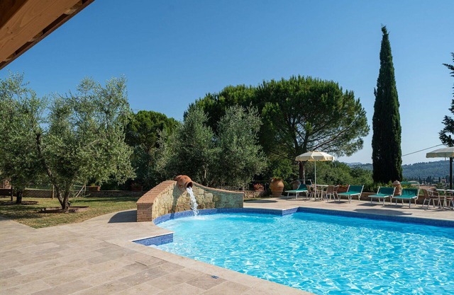 Cosy apartment for 7 guests with pool, A/C, WIFI, TV, pets allowed, panoramic view and parking