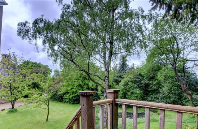 Cosy apartment for 2 guests with WIFI, TV, patio, pets allowed, panoramic view and parking