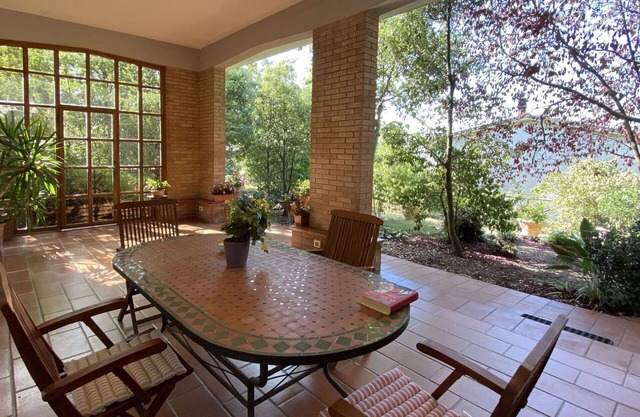 Cosy apartment for 4 people with WIFI, patio, pets allowed and parking