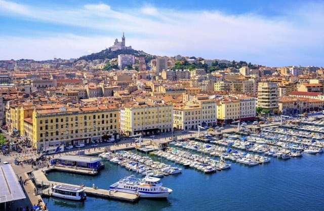 Cosy apartment in the heart of the Old Port.
