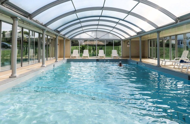 Cosy apartment in villa for 6 guests with pool, WIFI, TV, terrace, pets allowed and parking