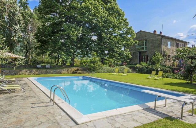 Cosy apartment in villa for 4 guests with pool, WIFI, terrace and pets allowed