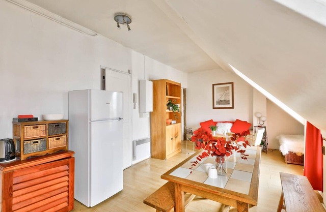 Cosy apartment under the roofs of Paris