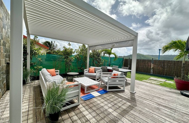 Cosy apartment with terrace deck