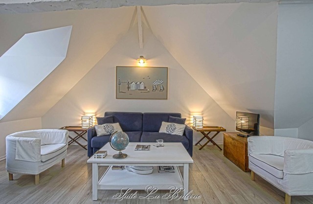 Cosy attic Apt w/separate bedrm in the heart of Old Honfleur - Suite La Baleine ★