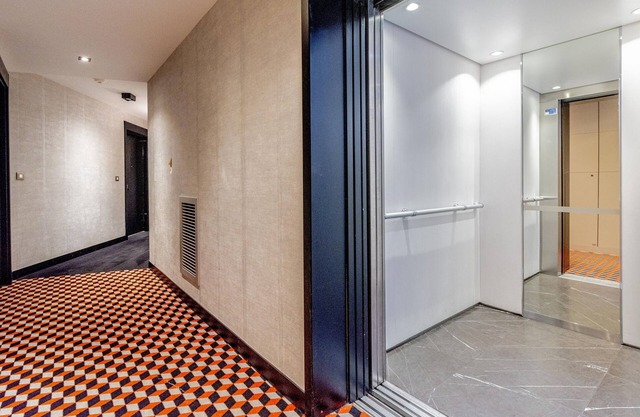 Cosy, bright new apartment ideal for living and working