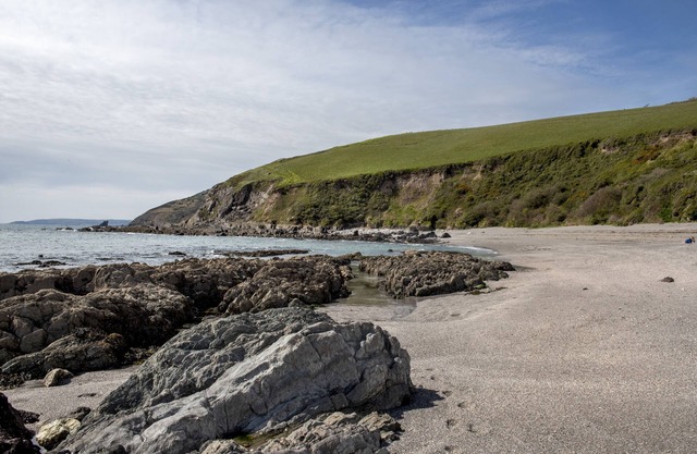 Cosy Cottage on the Edge or Portwrinkle Beach