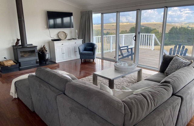 Cosy cottage with stunning views on a working truffle farm!