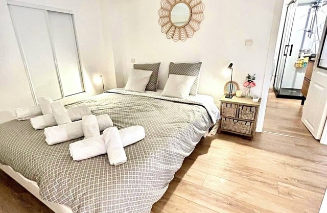 Cosy duplex apartment in town center near promenade and beaches