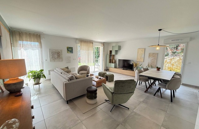 Cosy flat - Garden - Swimming pool