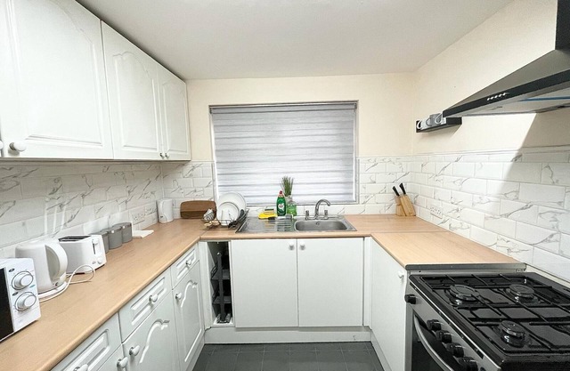 Cosy home, 4 bedroom near Leeds centre, sleeps 7