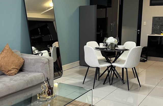Cosy neat 2 bedrooms apartment in the city center with a view.