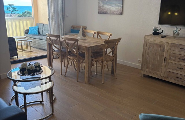 Cosy, quiet apartment with sea view In Saint Aygulf, near the main beaches