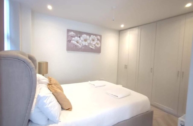 Cosy, Spacious & Stylish Family Haven: Garden-Parking 3 bedrooms apartment.