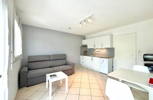 Cosy Studio with Terrace and Parking in Tranquil Annecy Location
