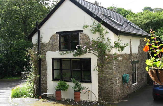 Cosy, very quiet, relaxing retreat, pretty surroundings, idylic. (pet-friendly)