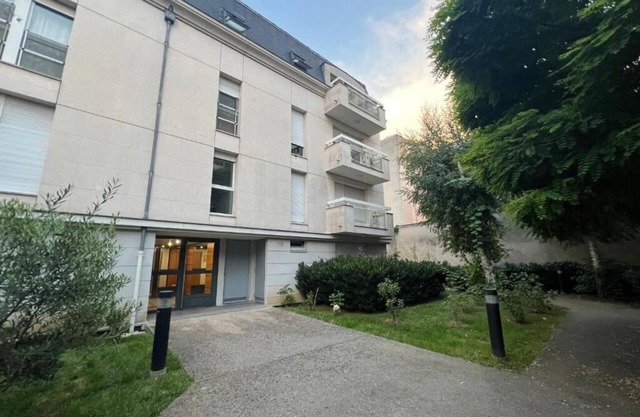 Cosy whole apartment in Asnières sur Seine