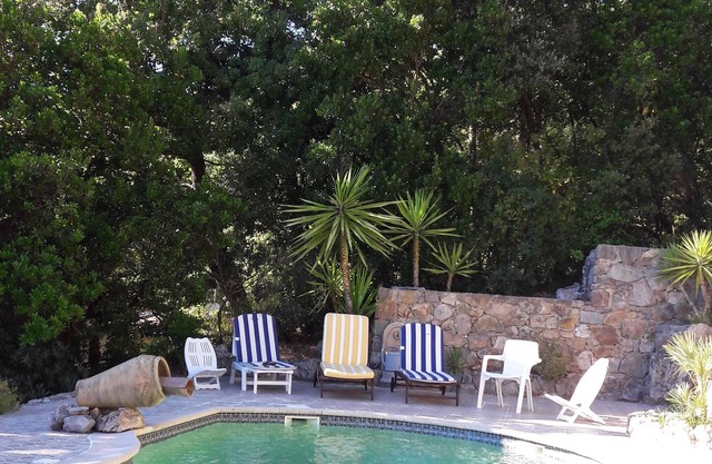 COTE D'AZUR- LARGE INDEPENDENT STUDIO IN BEAUTIFUL PROVENCAL VILLA QUIET, SWIMMINGPOOL