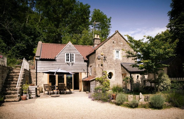 Cotswolds AoNB Cottage- Modern Renovation- Sleeps8