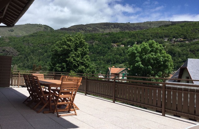 cottage 4 * 300 m ski-terrace 100 m²-private parking-sauna-wifi- gym