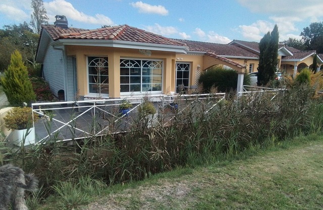 Cottage close to the ocean and cycle paths