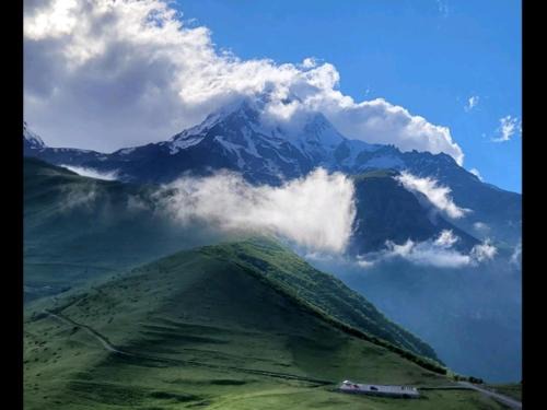 Cottage ELKA gergeti KAZBEGI