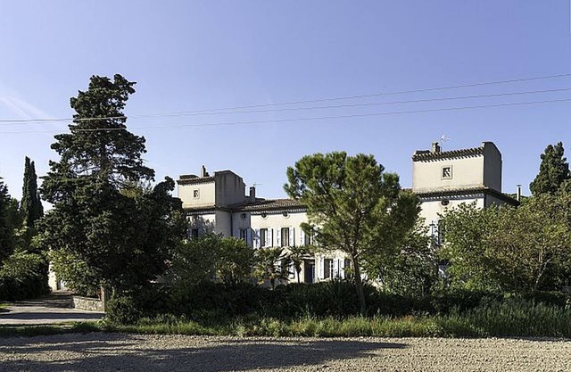 Cottage for 6 people at Domaine de la Forçate with swimming pool in the park.