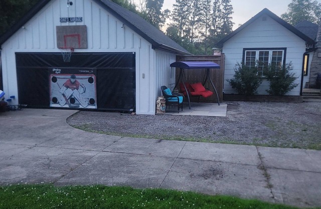 Cottage for rent! Nature's Paradise with park like setting, no rear neighbour's!