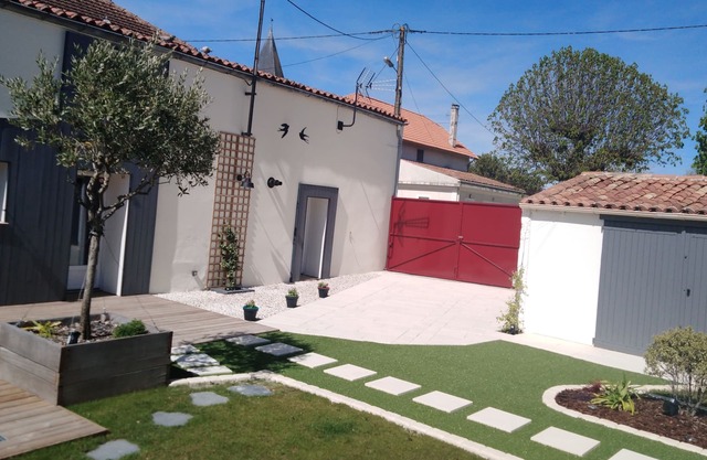 COTTAGE WITH HEATED POOL (3 STARS)