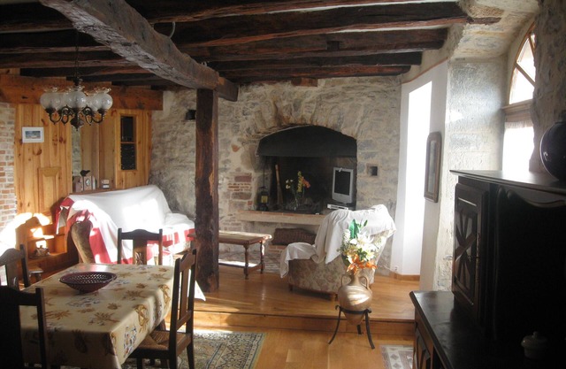 Cottage in medieval village near Cordes / sky
