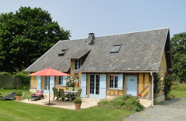 Cottage in the quiet of the countryside of the Pays d'Age