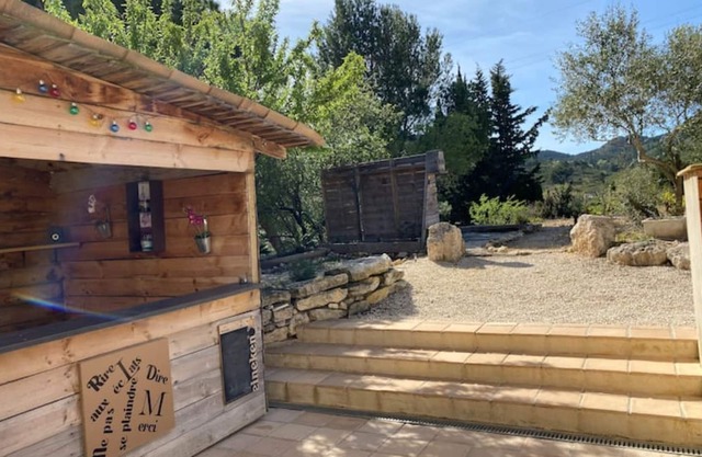 Cottage le Carignan. country property near hiking trails