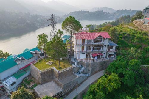 Cottage On The Lake by VEO - Part of StayVista