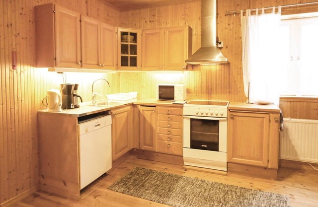 Cottage, only 100 m from the lake Fegen, which is known for its beauty and good fishing spots.