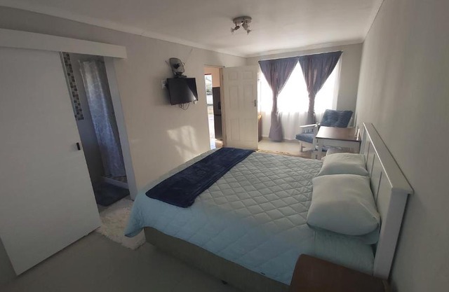 Cottage self catering unit with ensuite.