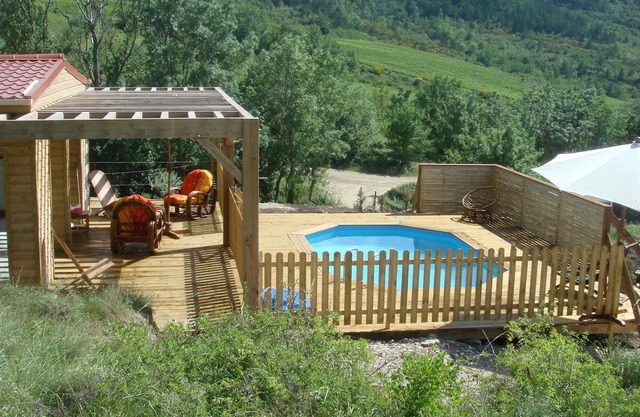 Cottage the year round private pool in summer and sauna - jacuzzi off season