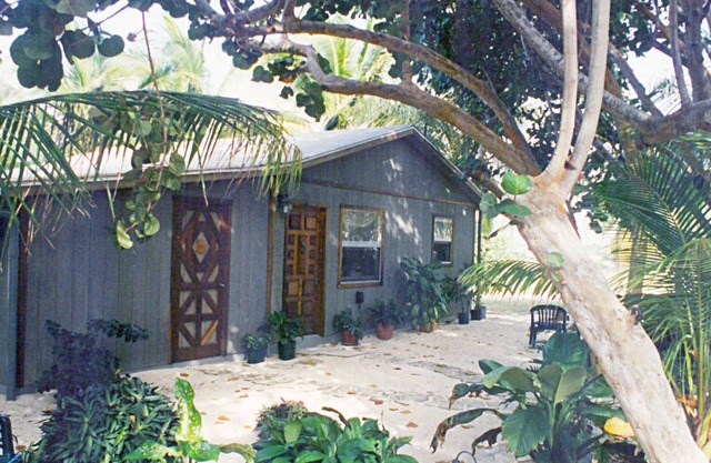 Cottage within the 'GOLDEN MILE'. Fabulous, sandy beach & always great swimming