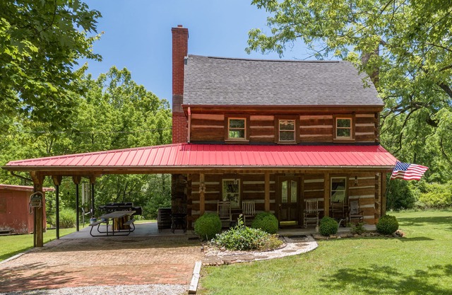 Country Cabin with Creek Frontage, High Speed Internet, and Electric Car Charger