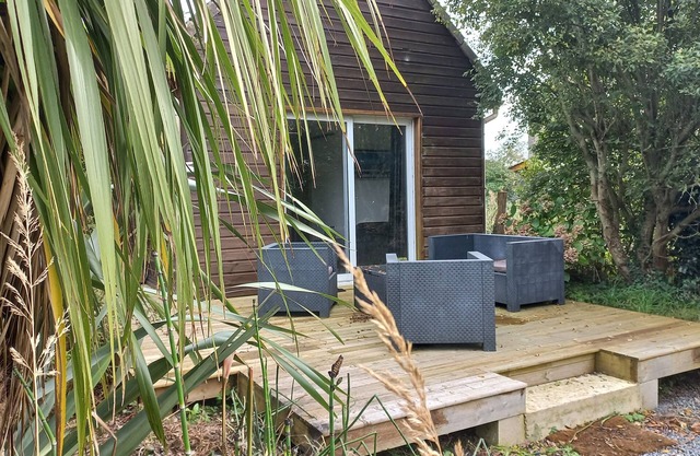 COUNTRY COTTAGE, 5MIN FROM THE SEA AND GR 223