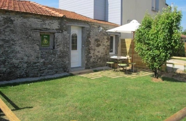 Countryside Retreat: Cozy 1BR + Loft, Near Pornic, 5km from Sea, Private Garden