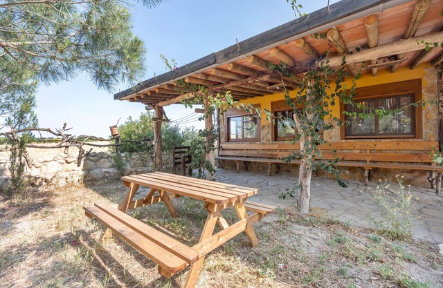 Country House 'Casaleja' with Lake Views, Wi-Fi and Air Conditioning