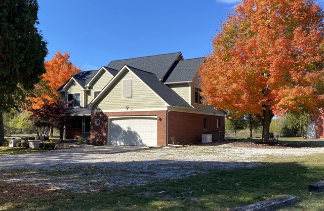Country home in Ann Arbor. 10 minutes from downtown Ann Arbor
