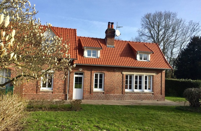 Country house, for 6, 700m from the sea by forest path, shops at 800m