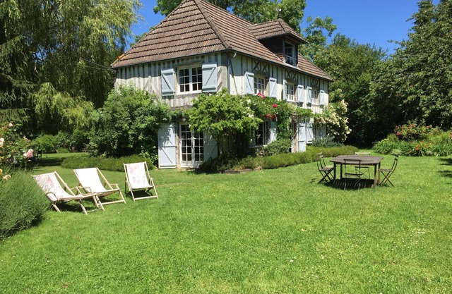 Country house, full of charm, for 13 people near DEAUVILLE